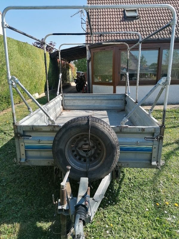 Grande remorque de 2M30 de long