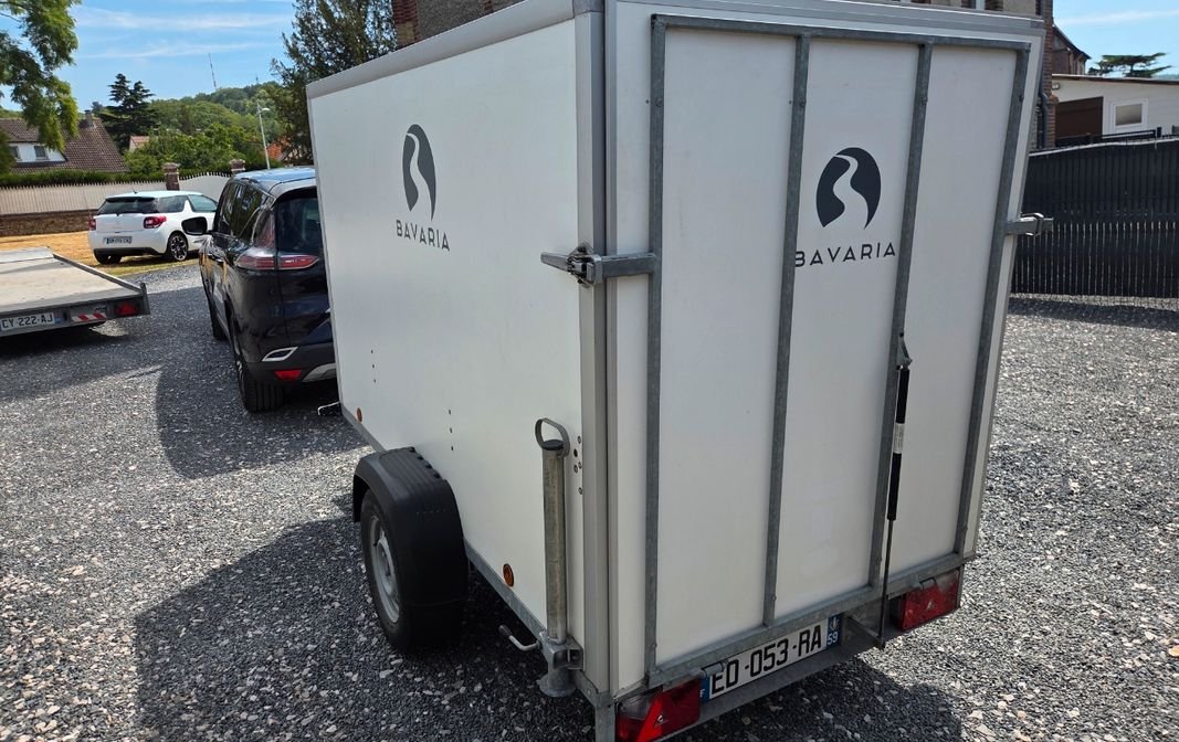 Remorque fourgon 750 Kgs 2 sabots moto 2