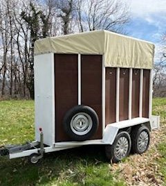 Van pour 2 chevaux, avec porte avant, 2990