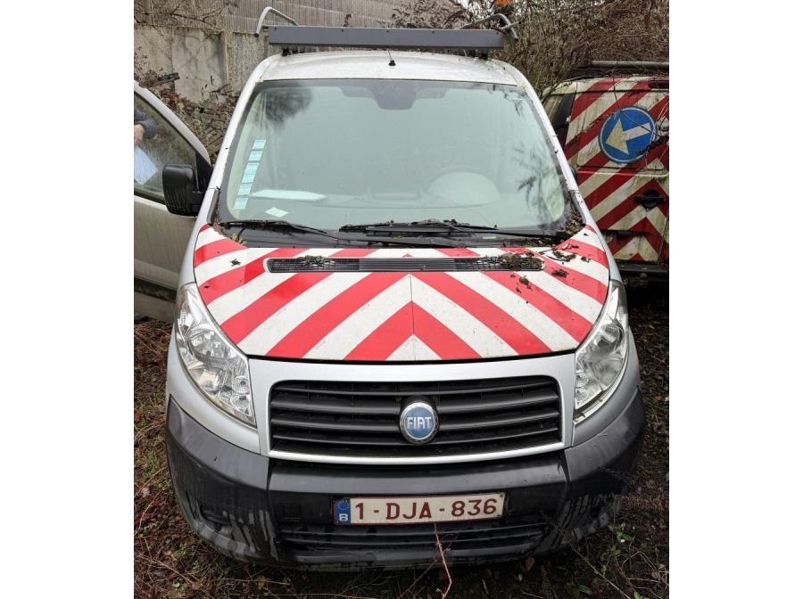 Véhicules pour pièce ou refaire peugeot benne + Renault double cabine+scudo+opel break 3