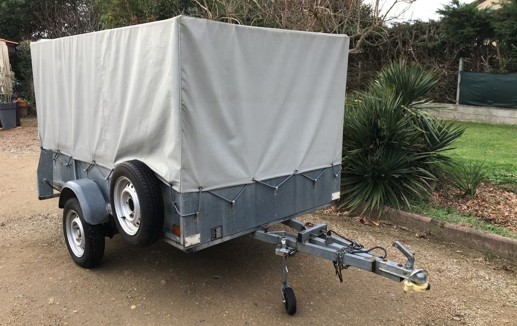 Remorque avec bache ptc 499 kg