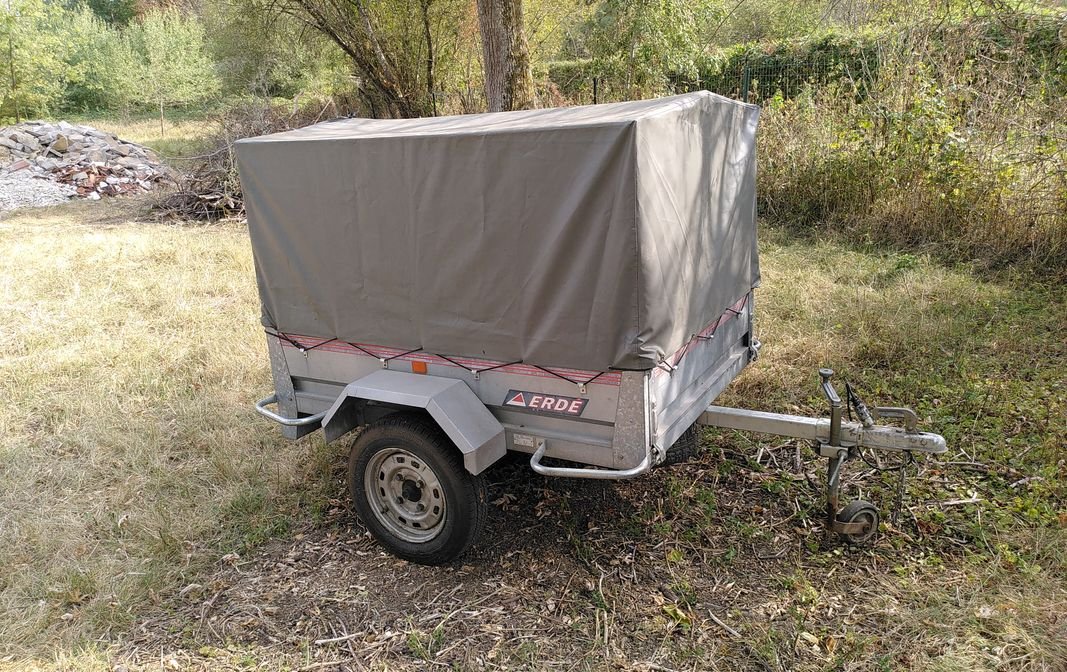 Remorque avec 2 baches