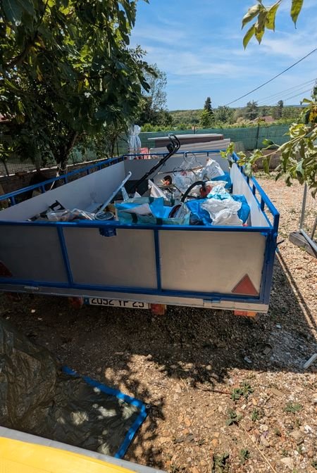 Je vend cette remorque idéale pour le transport de matériaux ou pour vos travaux plateau et ridelle metalique très solude 3