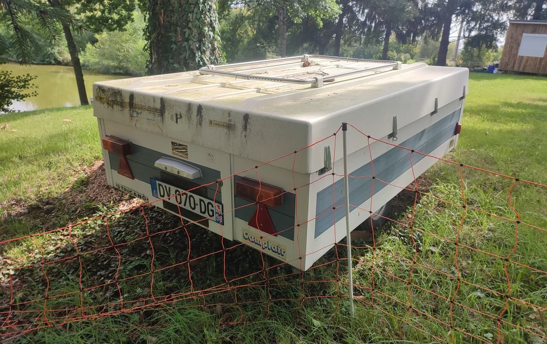 Remorque sur base de caravane pliante