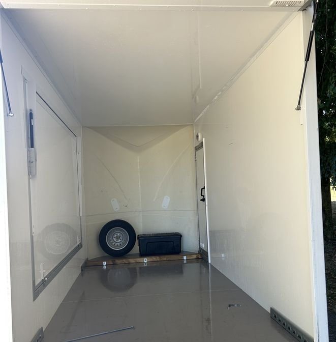 Remorque fourgon double essieu 2700 kg 3