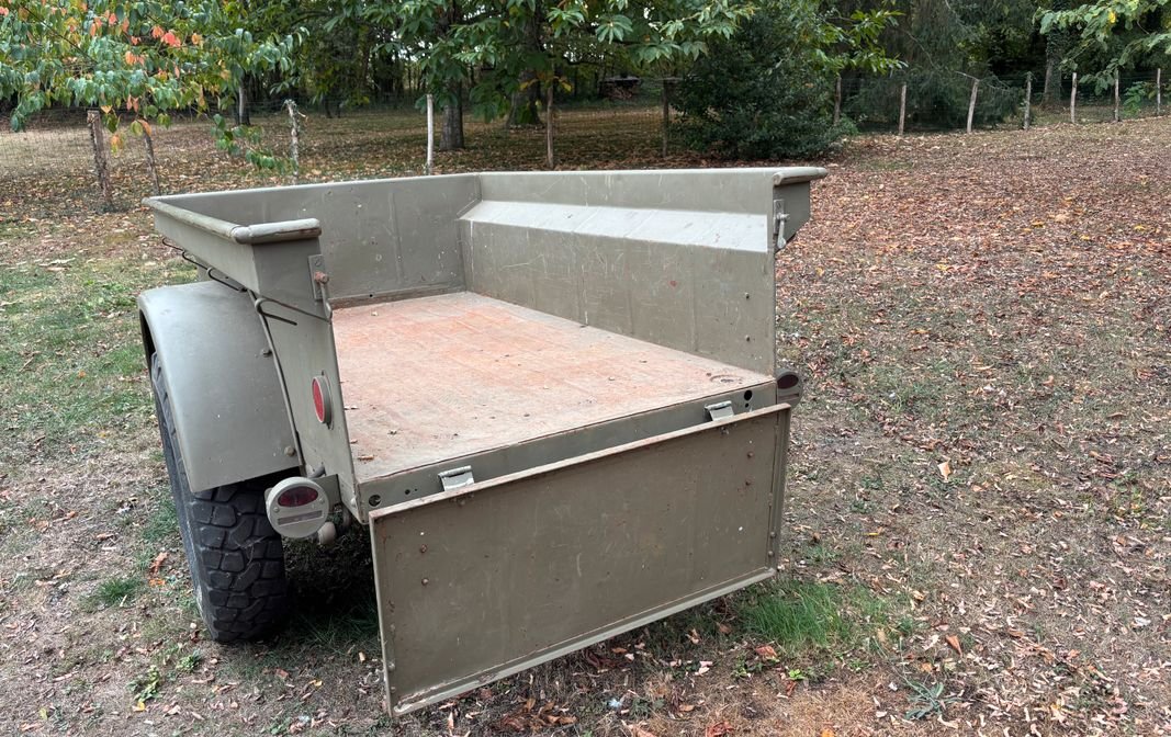 Equipement remorque militaire de jeep 3