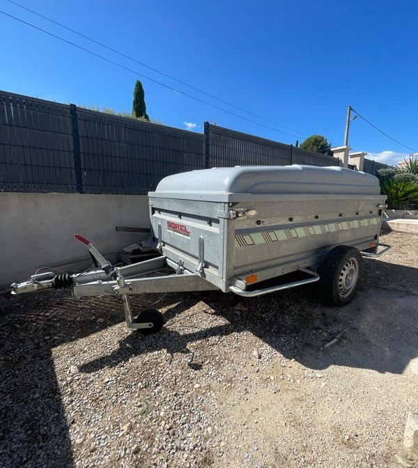 Remorque Sorel freinée cassante PTAC 750 kg avec capot