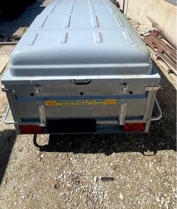 Remorque Sorel freinée cassante PTAC 750 kg avec capot 2
