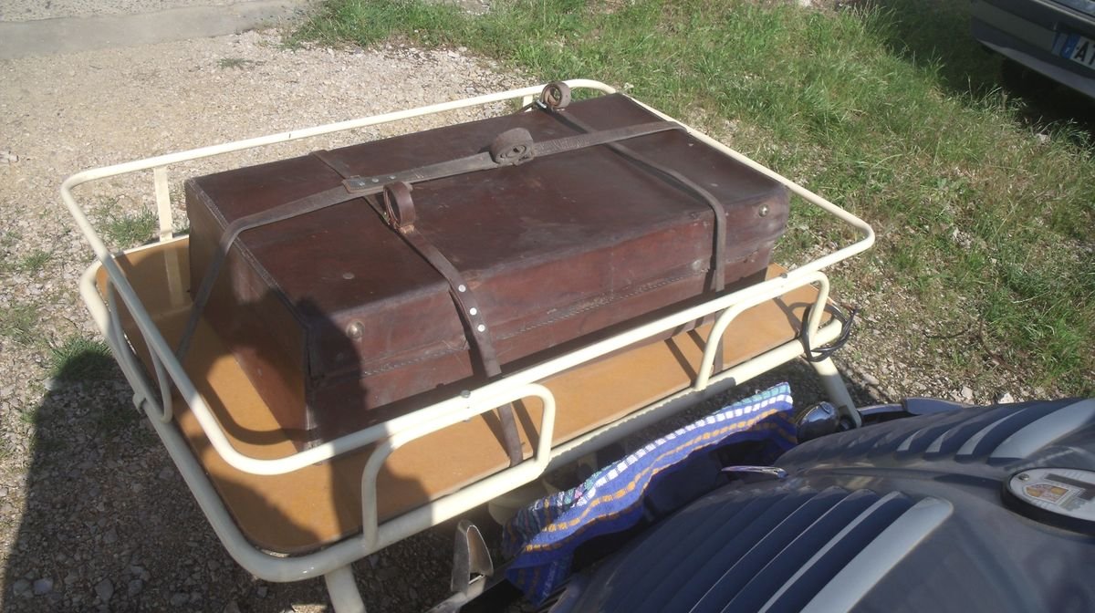 Renault 4CV , remorque Chaigneau 2