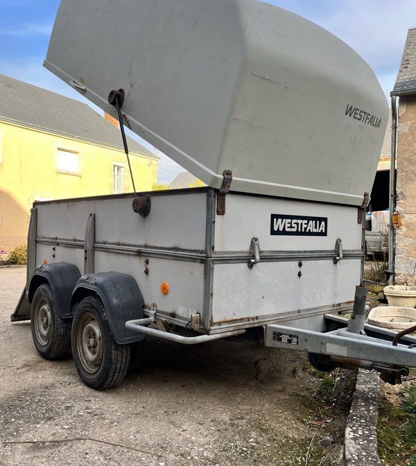 Remorque Westfalia double essieux avec coffre