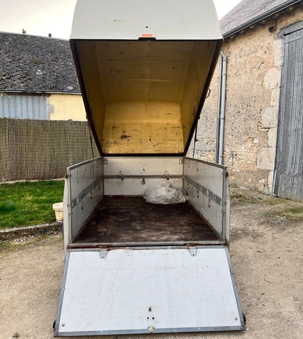 Remorque Westfalia double essieux avec coffre 2
