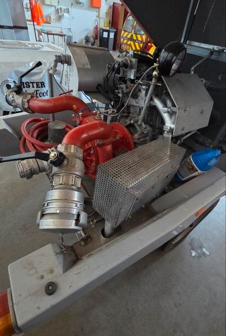 Moto pompe remorquable pompier 3