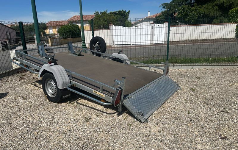 Remorque plateau 1300 kg basculante