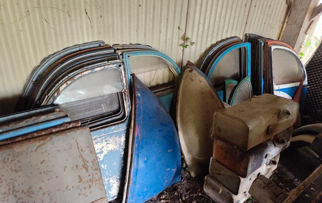 Lot pièces 2cv et dérivés 3