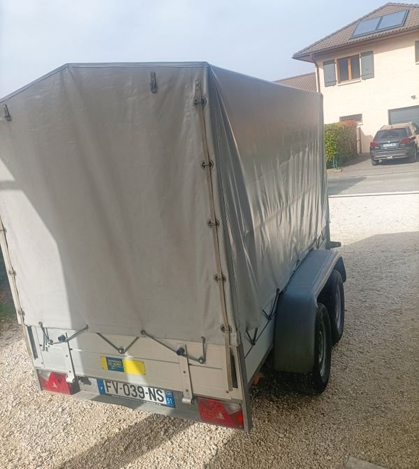 Remorque doubles essieux
