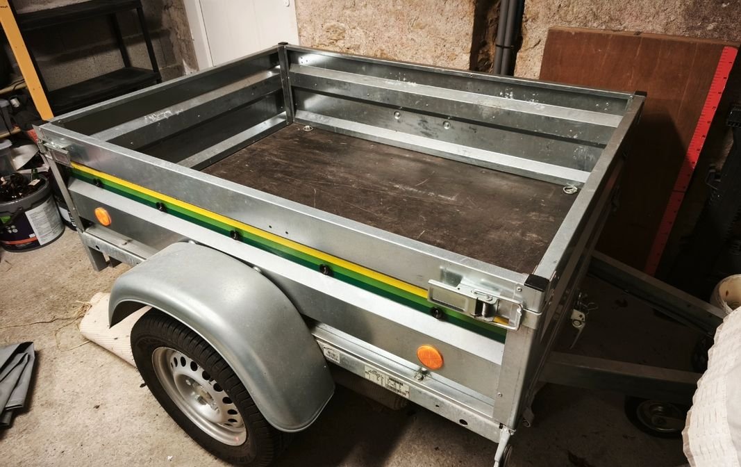 Vends remorque 500kg. 151x110x42