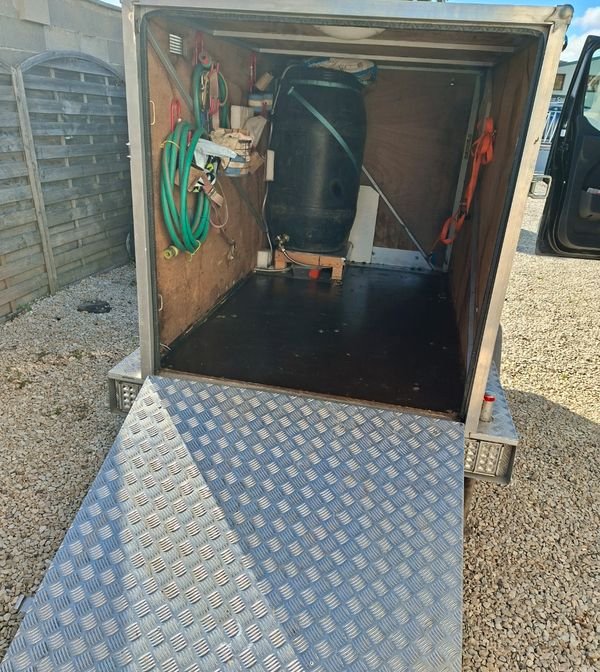 Remorque Fermée -500kg en très bonne état 3