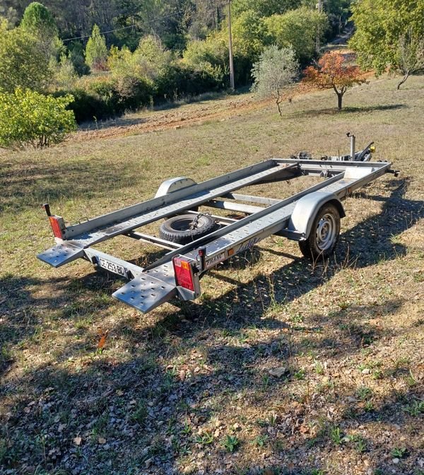 Remorque porte voiture équipée dépannage