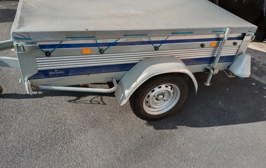 REMORQUE norauto premium 200 2