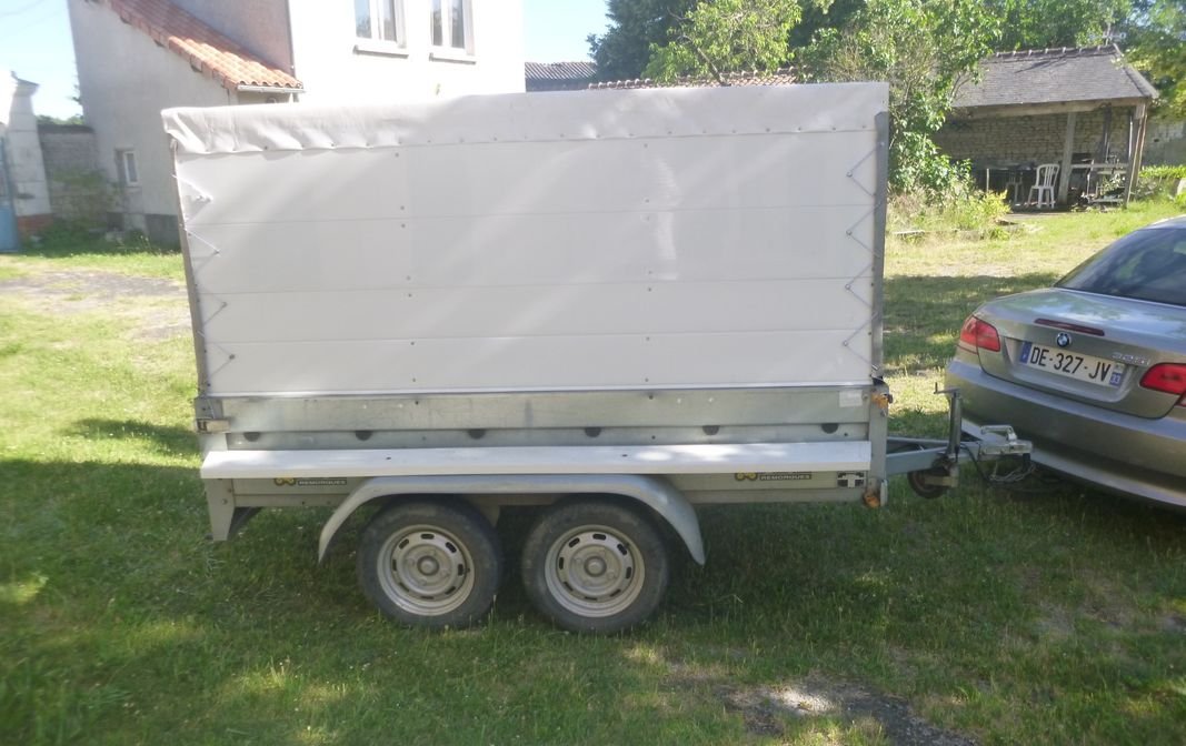 Remorque fourgon de 2015, double essieu, 750 kgs, avec carte grise, grand volume 2