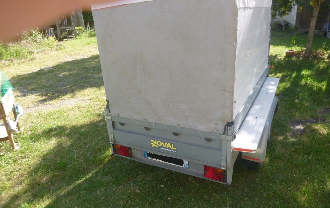 Remorque fourgon de 2015, double essieu, 750 kgs, avec carte grise, grand volume 3