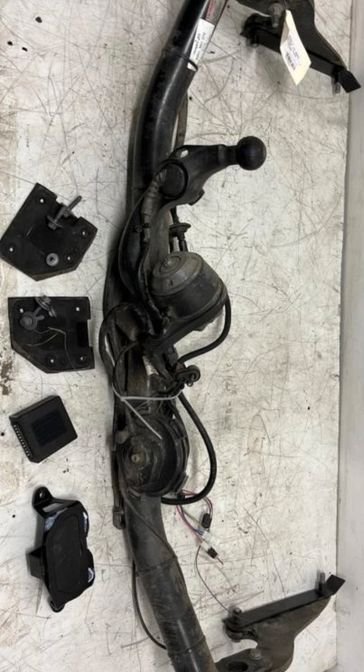 Attelage escamotable d'origine pour mégane 4 berline ref: 8201591076 3