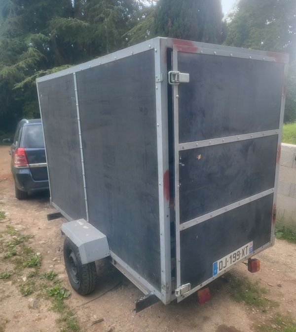 Remorque fermé 3