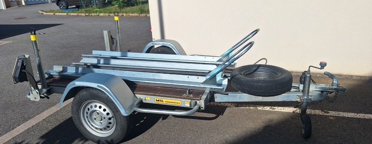 Remorque porte motos / bagagere / bagagere bache haute