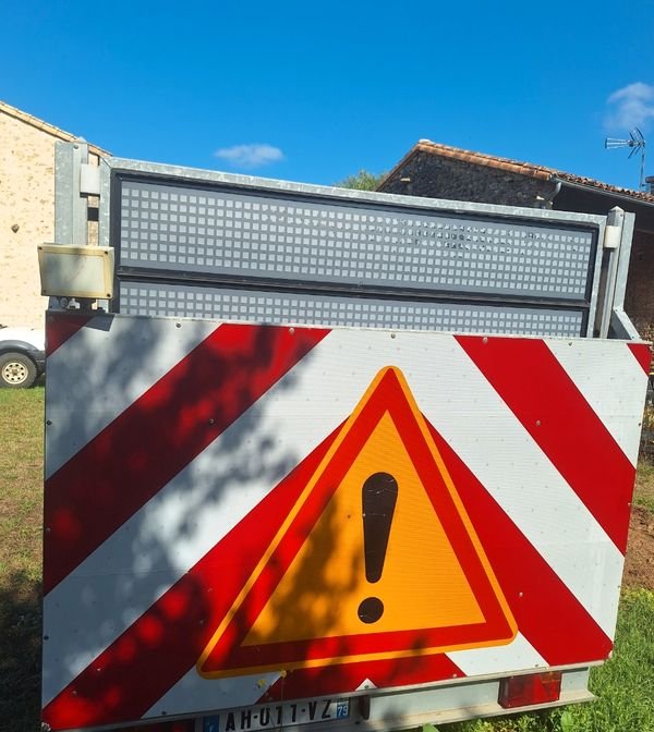 Remorque PMV 750 kg de signalisation 2