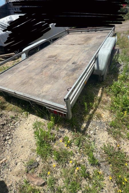 Remorque plateau deux essieux