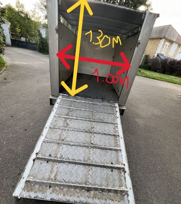 Petite remorque type van