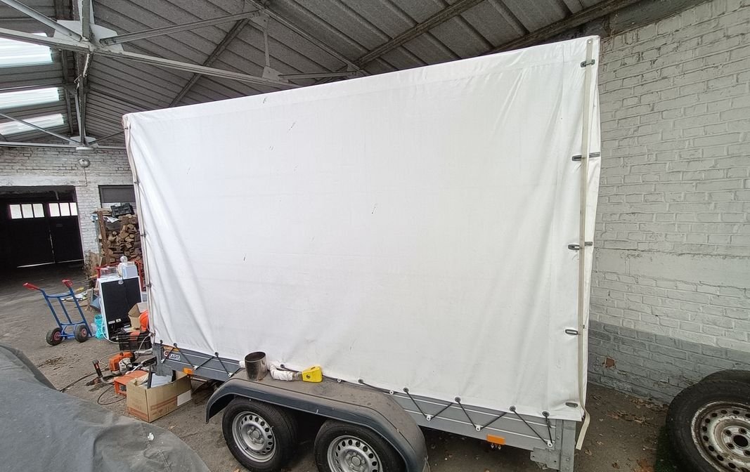 Remorque double essieux freinée 2700 kg bâche haute – Excellent état 2