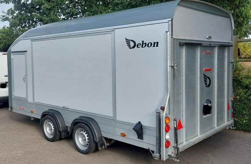 Remorque porte voiture fermée Debon c1000 roadster
