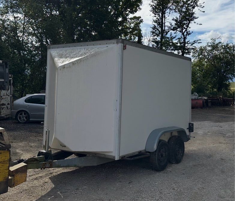 Remorque double essieux Tow Van