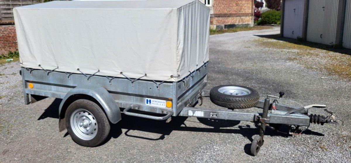 Remorque HUBIERE - 750 kgs - basculante - freinée avec bâche haute