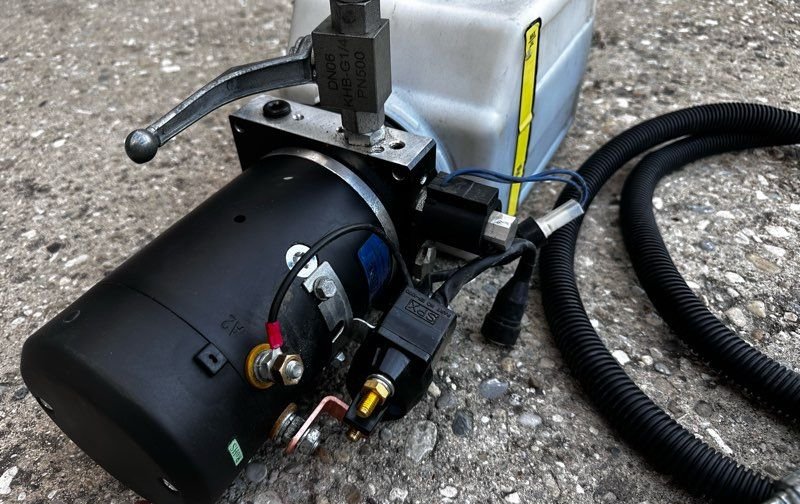 Kit Pompe Hydraulique 12v et vérin pour remorque 2