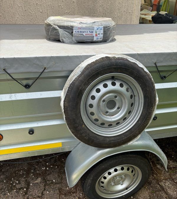 Remorque Trigano avec rehausses 2 roues secours renforts bache coffre de flèche 5