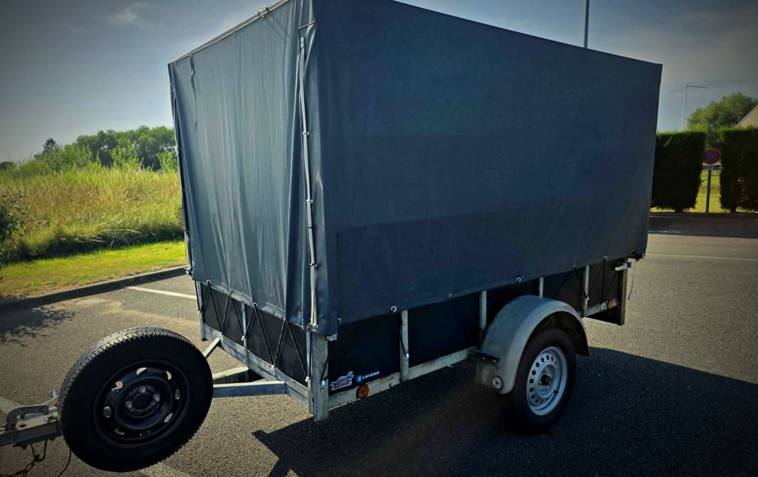 Remorque transport fermée