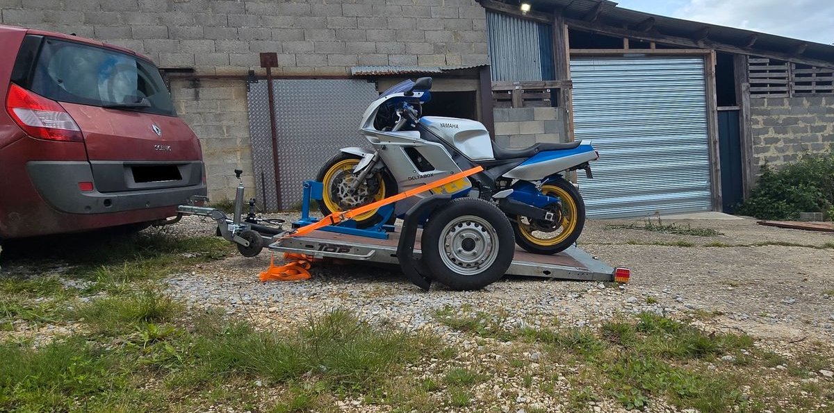 Remorque Plateau Abaissable ( pose au sol ) PTAC 750 Kg 230 x 130 cm 3 porte moto/ quad / trike / mp3 / tondeuse (spécial gros gabarit)