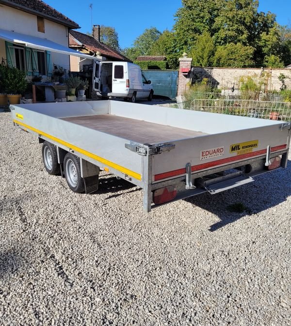 Remorque porte voiture/plateau a vendre ou échange / kangoo-partner-berlingo etc...