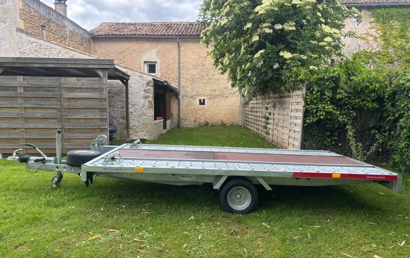 Remorque porte voiture roues dessous 3