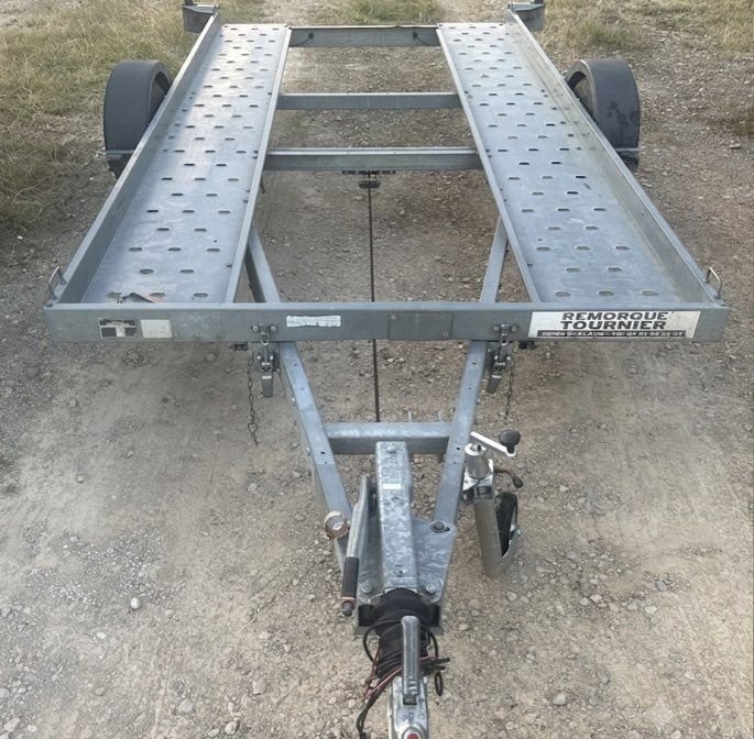 Remorque porte-voiture basculante galvanisée – Très bon état