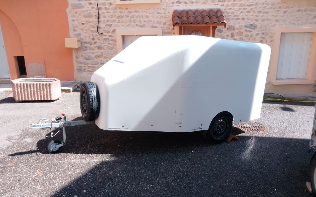 Vends remorque en fibre de verre