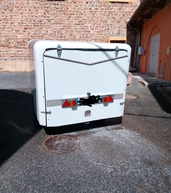 Vends remorque en fibre de verre 2