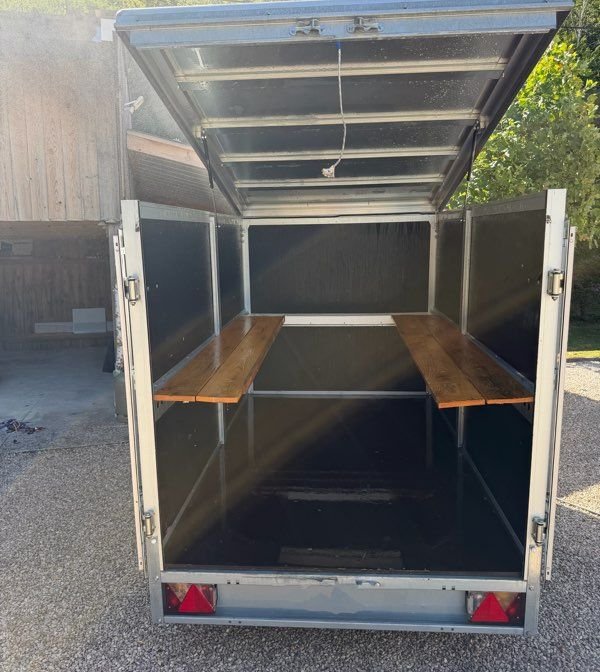 Vend remorque fourgon 1000kg freiné 2