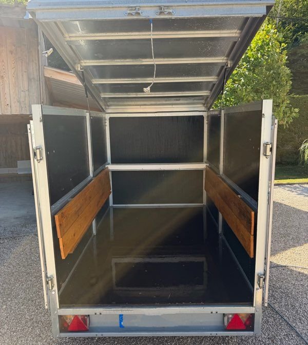 Vend remorque fourgon 1000kg freiné 3