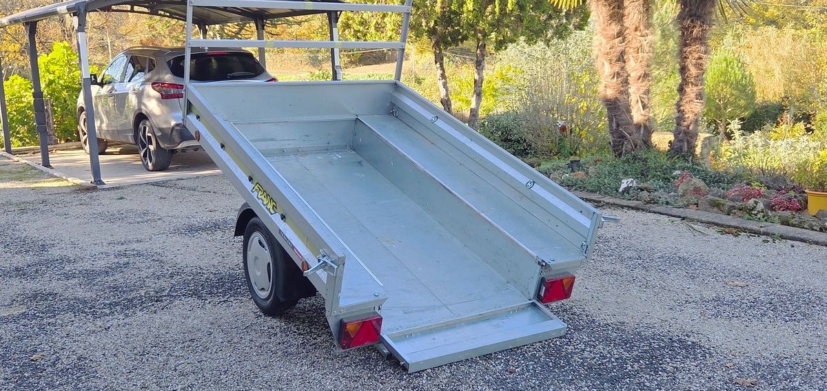 Remorque polyvalente roues dessous 3