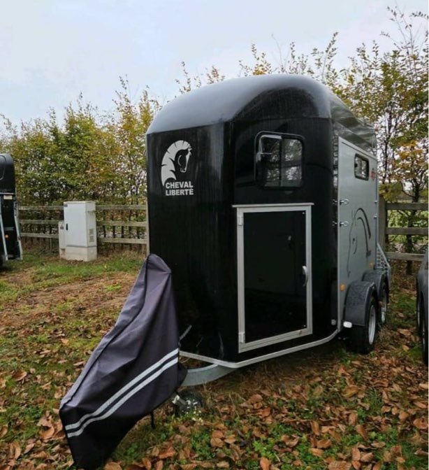 Remorque chevaux cheval liberté Gold 3
