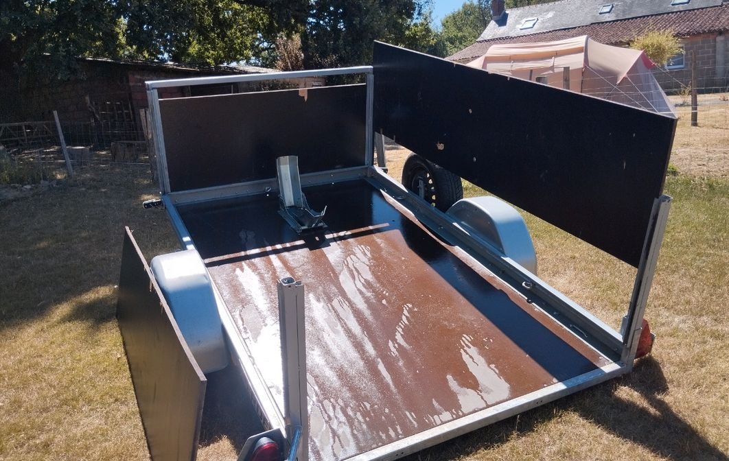 Remorque plateau ridelles Erde Plm 150