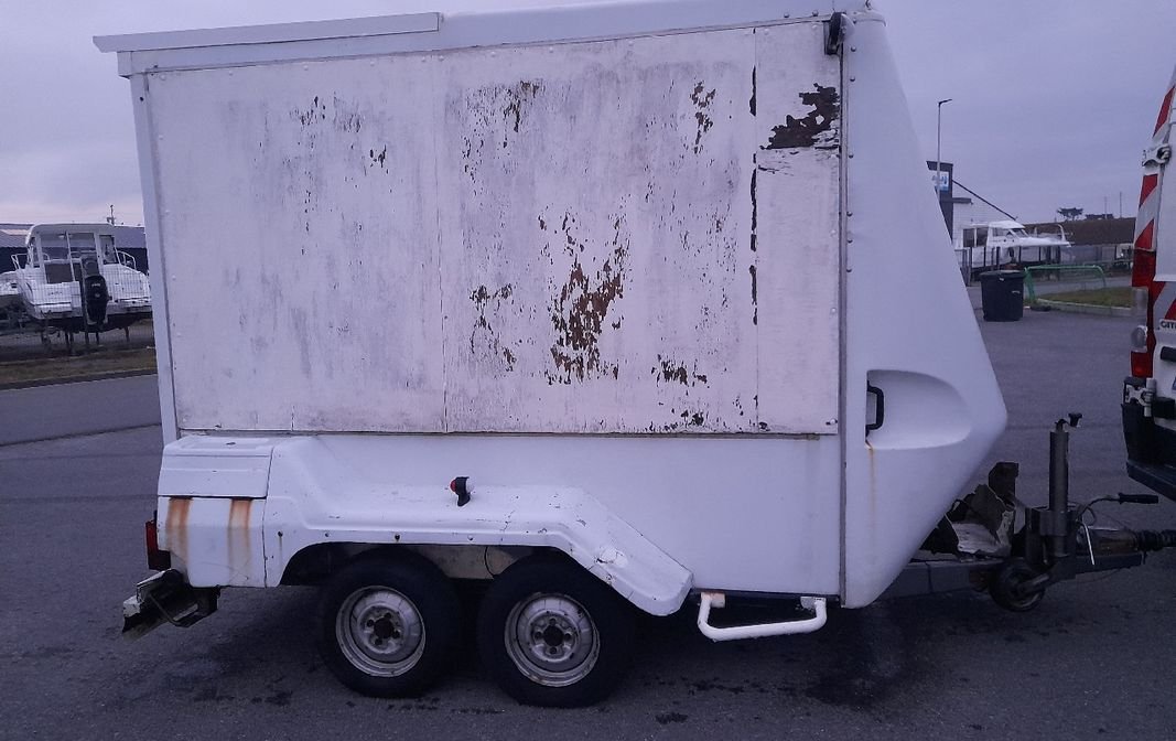 Remorque moin de 750 kg, double essieux, a saisir 2